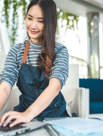 Why Oakville Businesses Need a Local Social Media Strategy, Not a Generic One - Featured Image